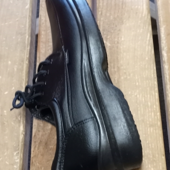 SlipOil Resistant Leather ShoesForCrews - Picture 6 of 6